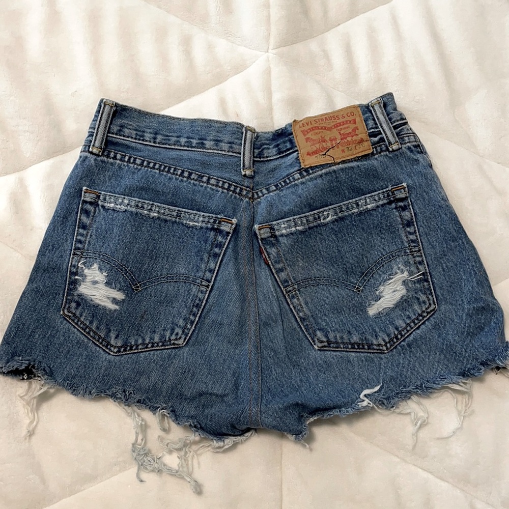 High Waist Dark Wash Levi shorts